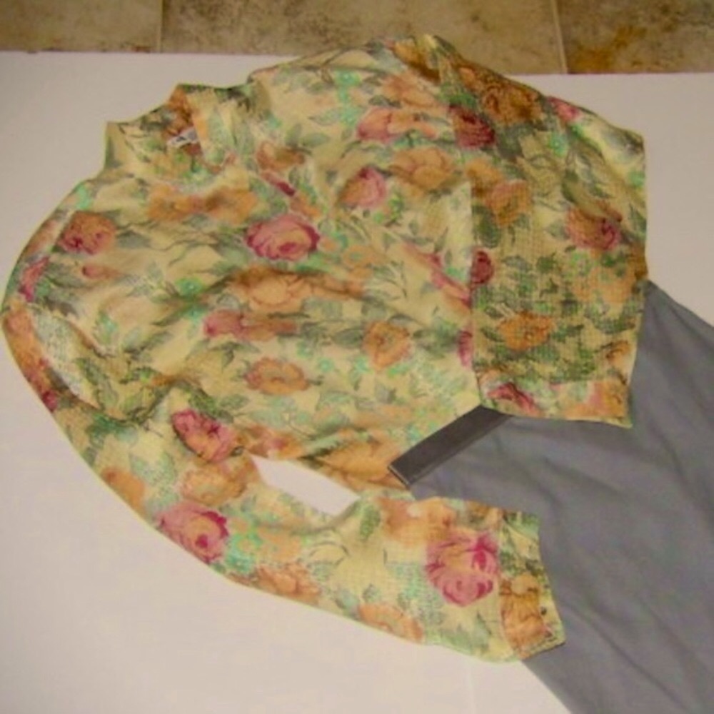VINTAGE.FLORAL SILK BLOUSE BY ANNE KLEIN II